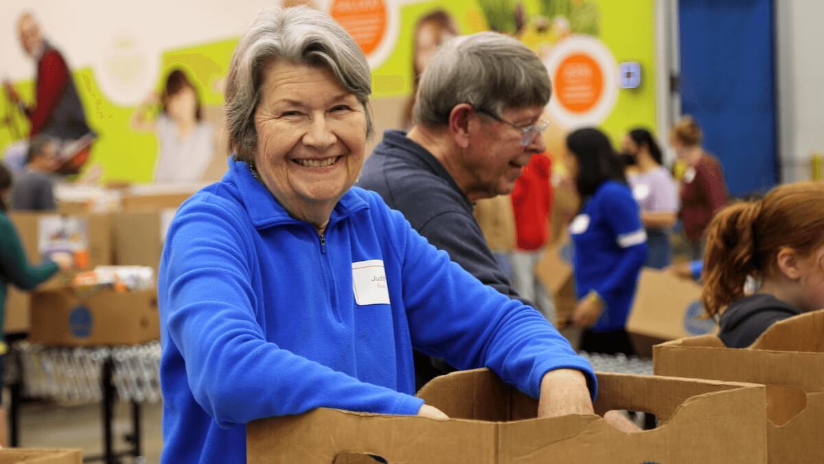 People volunteering at Atlanta Commuity Food Bank